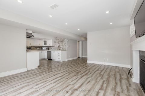 Photo 33 at 996 BOOTH Avenue, Alcona, Innisfil