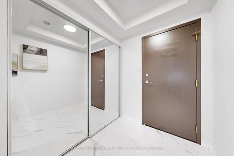 Photo 4 at 414 - 10 Queens Quay W, Waterfront Communities C1, Toronto
