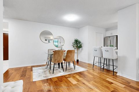 Photo 13 at 414 - 10 Queens Quay W, Waterfront Communities C1, Toronto