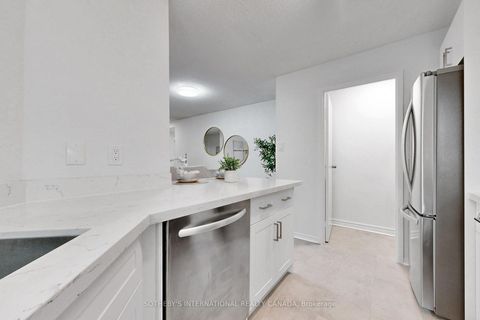 Photo 16 at 414 - 10 Queens Quay W, Waterfront Communities C1, Toronto
