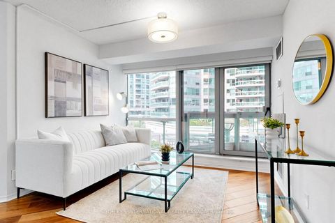 Photo 23 at 414 - 10 Queens Quay W, Waterfront Communities C1, Toronto