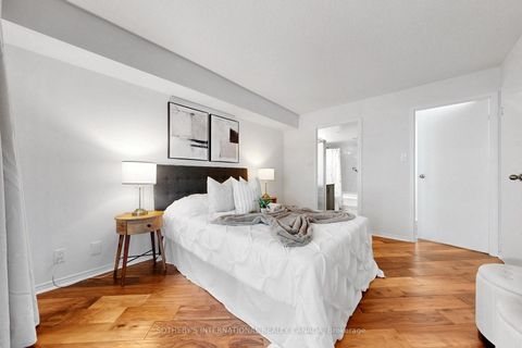 Photo 27 at 414 - 10 Queens Quay W, Waterfront Communities C1, Toronto