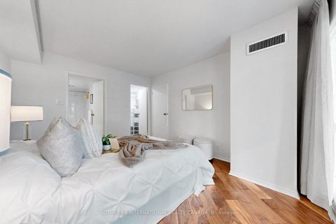 Photo 28 at 414 - 10 Queens Quay W, Waterfront Communities C1, Toronto