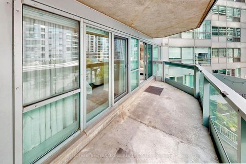 Photo 32 at 414 - 10 Queens Quay W, Waterfront Communities C1, Toronto