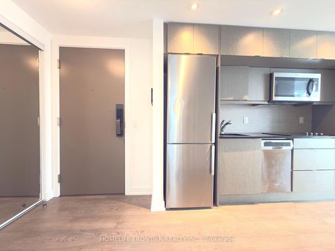 Photo 4 at 2711 - 10 York Street, Waterfront Communities C1, Toronto