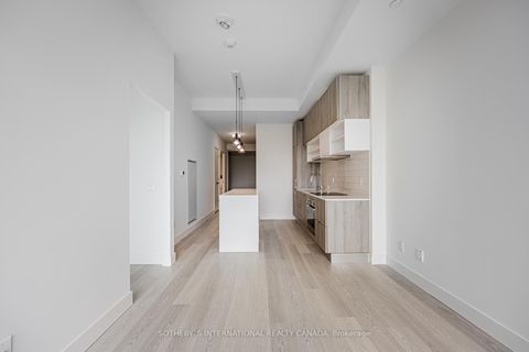 Photo 6 at 907 - 5 Soudan Avenue, Mount Pleasant West, Toronto