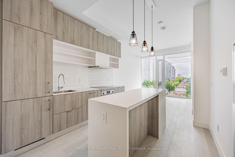 Photo 8 at 907 - 5 Soudan Avenue, Mount Pleasant West, Toronto