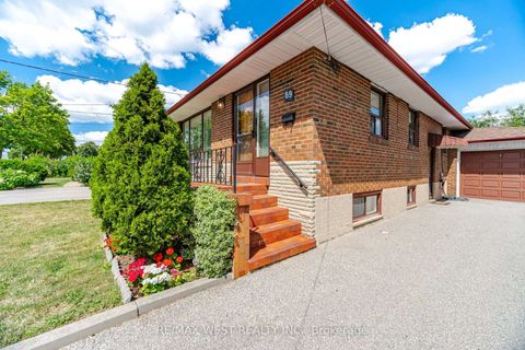 Photo 2 at 89 Wendell Avenue, Pelmo Park W4, Toronto
