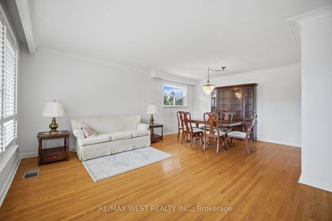 Photo 6 at 89 Wendell Avenue, Pelmo Park W4, Toronto