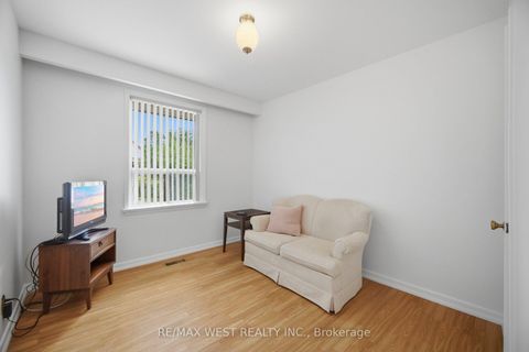 Photo 11 at 89 Wendell Avenue, Pelmo Park W4, Toronto