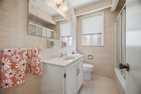 Photo 12 at 89 Wendell Avenue, Pelmo Park W4, Toronto