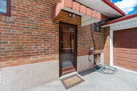 Photo 13 at 89 Wendell Avenue, Pelmo Park W4, Toronto