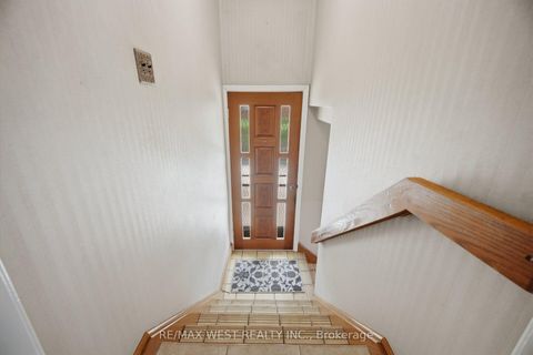 Photo 14 at 89 Wendell Avenue, Pelmo Park W4, Toronto