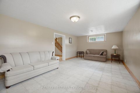 Photo 16 at 89 Wendell Avenue, Pelmo Park W4, Toronto