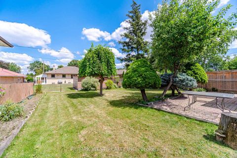 Photo 21 at 89 Wendell Avenue, Pelmo Park W4, Toronto