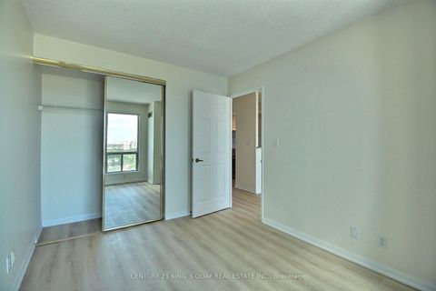 Photo 7 at 1701 - 8 Lee Centre Drive, Woburn, Toronto
