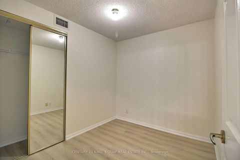 Photo 8 at 1701 - 8 Lee Centre Drive, Woburn, Toronto