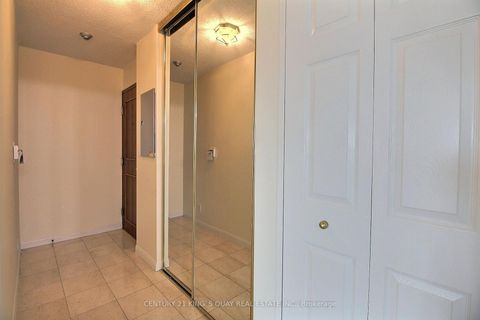 Photo 10 at 1701 - 8 Lee Centre Drive, Woburn, Toronto