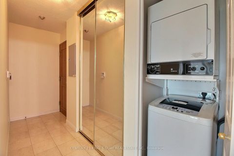 Photo 11 at 1701 - 8 Lee Centre Drive, Woburn, Toronto