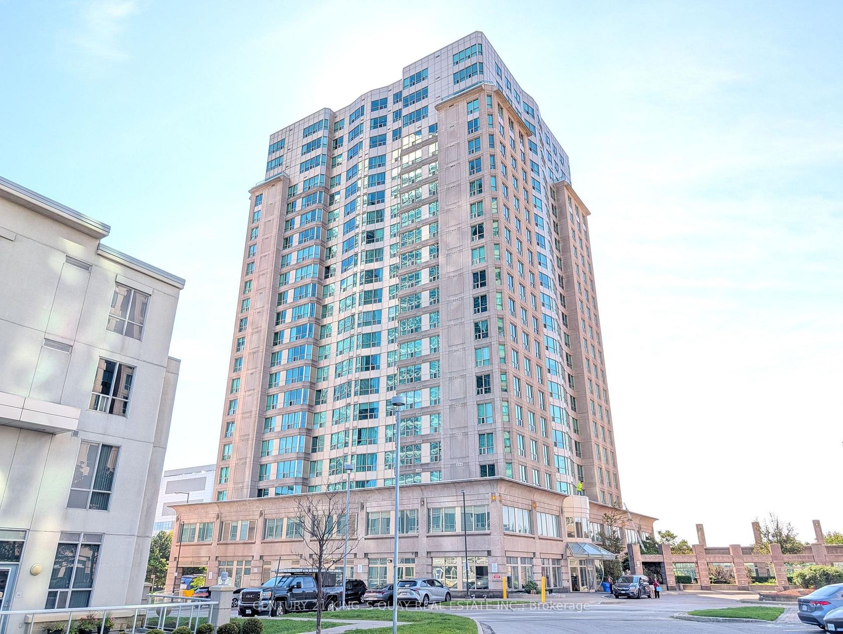 1701 - 8 Lee Centre Drive, Woburn, Toronto 