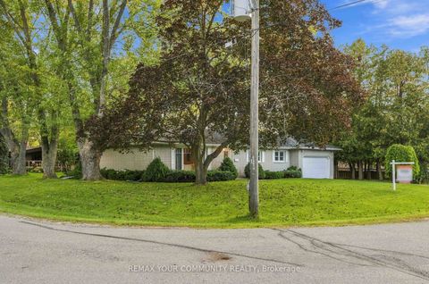 Photo 2 at 29 Medina Square, Keswick North, Georgina