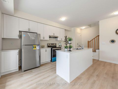 Photo 3 at 1310 - 1695 Dersan Street, Duffin Heights, Pickering