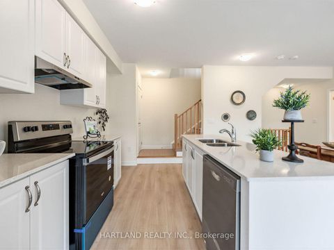 Photo 4 at 1310 - 1695 Dersan Street, Duffin Heights, Pickering