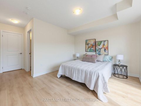 Photo 8 at 1310 - 1695 Dersan Street, Duffin Heights, Pickering