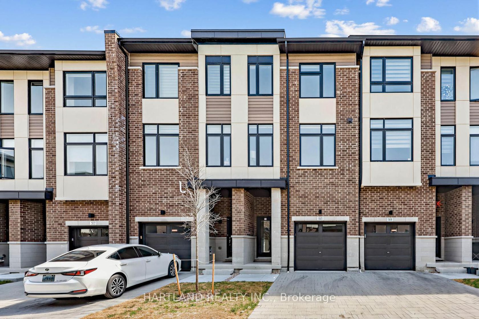 405 - 1695 Dersan Street, Duffin Heights, Pickering 