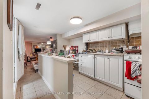 Photo 23 at 89 Beatrice Street, Bellwoods, Toronto