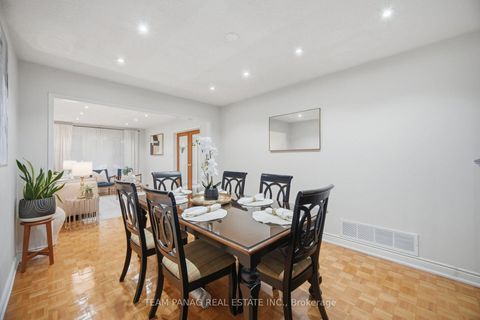 Photo 5 at 129 Bankview Circle, Clairville, Toronto