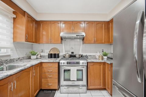 Photo 11 at 129 Bankview Circle, Clairville, Toronto