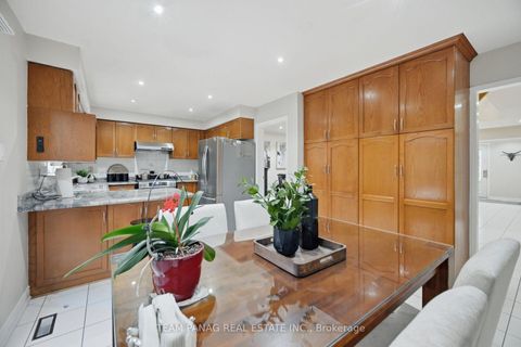Photo 12 at 129 Bankview Circle, Clairville, Toronto