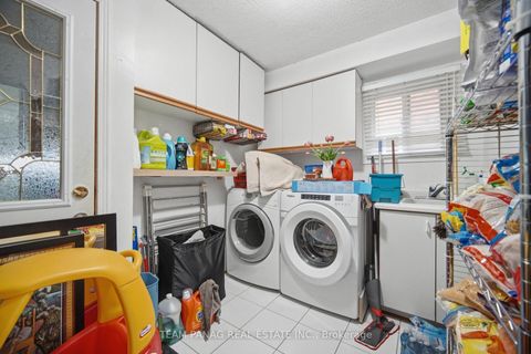 Photo 14 at 129 Bankview Circle, Clairville, Toronto