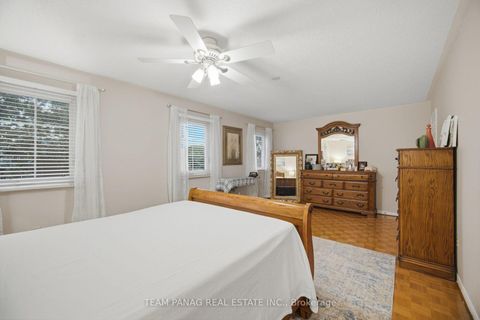 Photo 17 at 129 Bankview Circle, Clairville, Toronto