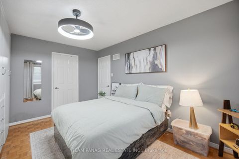 Photo 21 at 129 Bankview Circle, Clairville, Toronto