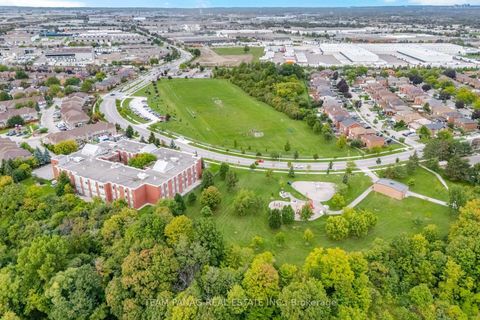 Photo 46 at 129 Bankview Circle, Clairville, Toronto