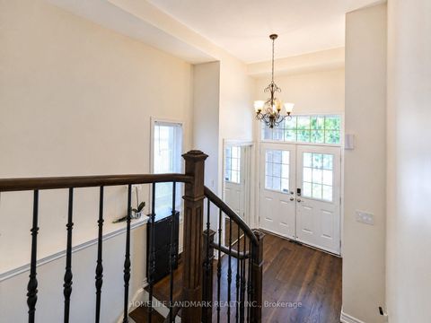 Photo 3 at 41 Mansard Drive, Jefferson, Richmond Hill