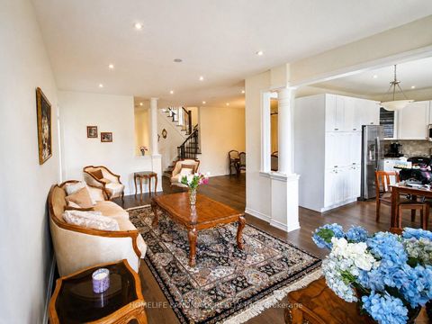 Photo 11 at 41 Mansard Drive, Jefferson, Richmond Hill