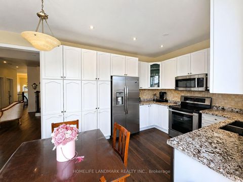 Photo 17 at 41 Mansard Drive, Jefferson, Richmond Hill