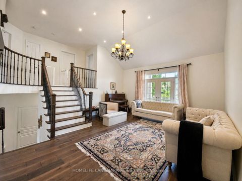 Photo 20 at 41 Mansard Drive, Jefferson, Richmond Hill