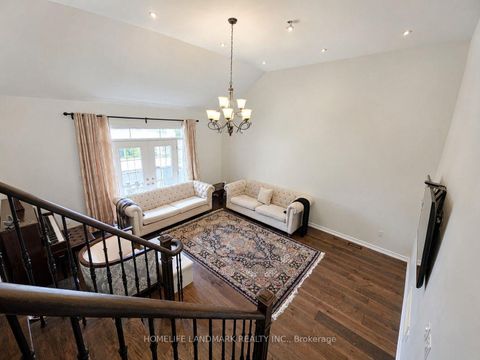 Photo 21 at 41 Mansard Drive, Jefferson, Richmond Hill