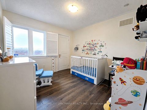 Photo 30 at 41 Mansard Drive, Jefferson, Richmond Hill