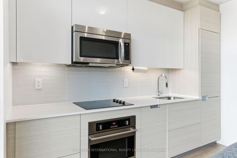 Photo 13 at 1913 - 210 Simcoe Street, Chinatown, Toronto