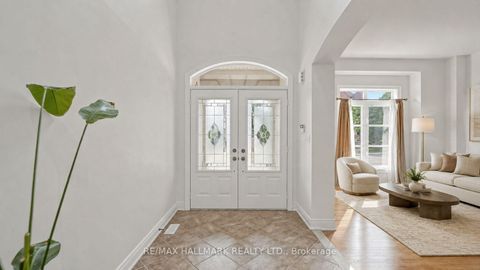 Photo 3 at 368 Paradelle Drive, Oak Ridges Lake Wilcox, Richmond Hill
