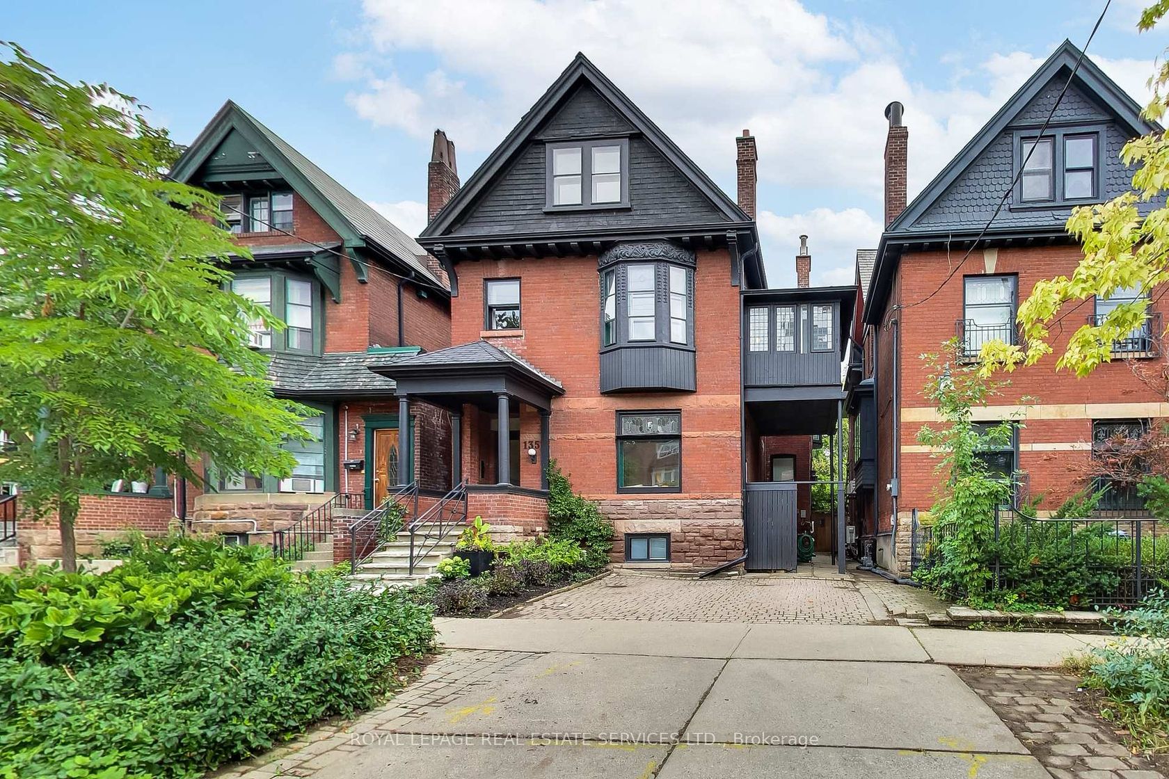 135 Madison Avenue, Annex, Toronto by Loree Meneguzzi Real Estate 135 Madison Avenue, Annex, Toronto