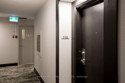 Photo 3 at 110 - 3000 Bathurst Street, Lawrence, Toronto