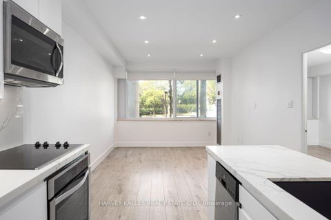 Photo 8 at 110 - 3000 Bathurst Street, Lawrence, Toronto