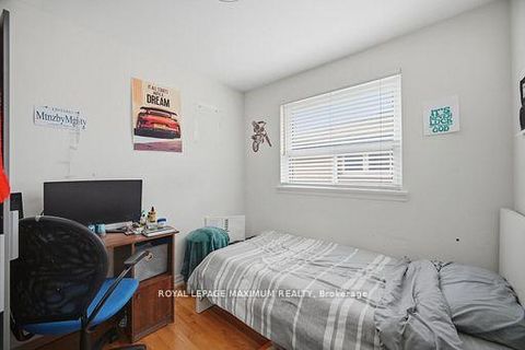 Photo 12 at 96 Wallasey Avenue, Pelmo Park W5, Toronto