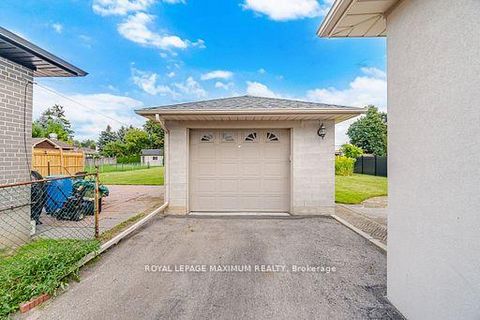 Photo 21 at 96 Wallasey Avenue, Pelmo Park W5, Toronto